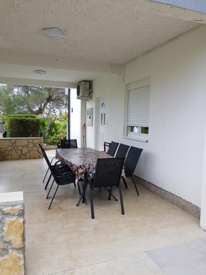 Apartment Valeria Lopar Ngoại thất bức ảnh