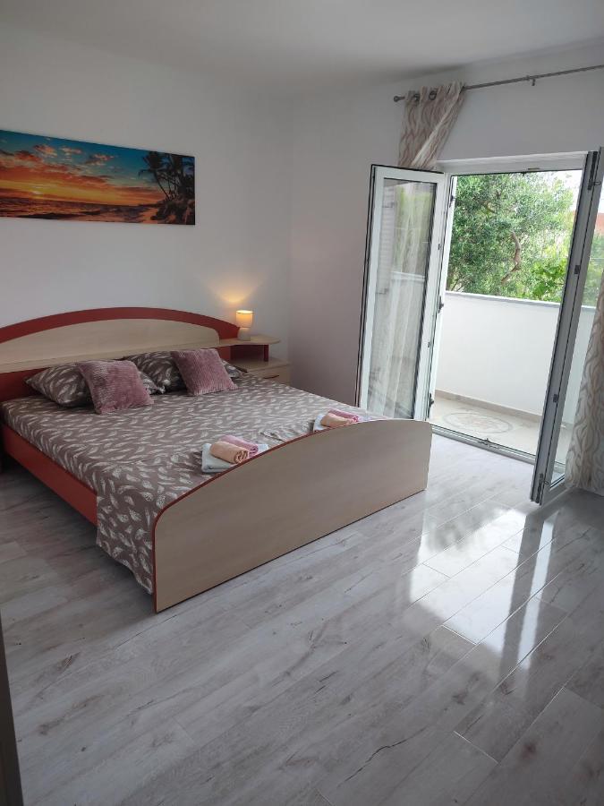 Apartment Valeria Lopar Ngoại thất bức ảnh