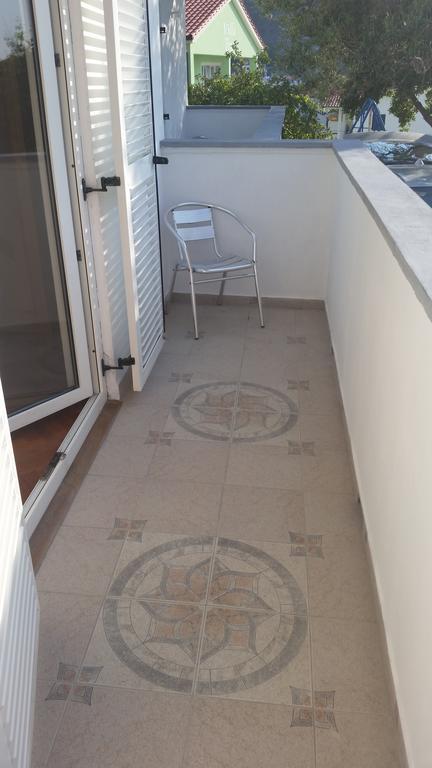 Apartment Valeria Lopar Ngoại thất bức ảnh